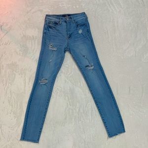 i’m selling aero pants super high rise